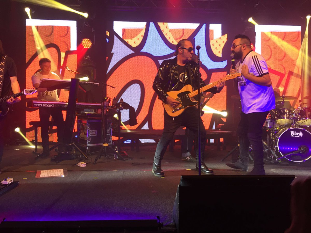 AlinaDoimo's tweet photo. @lucacarboni @squaloiaco Uhhh..se è fenomenale questo cuore sotto SHOCK!!!😁👍👍 Grandissimiii!!💪👏 #POPUPTOURclub https://t.co/kAKXaMQMf8