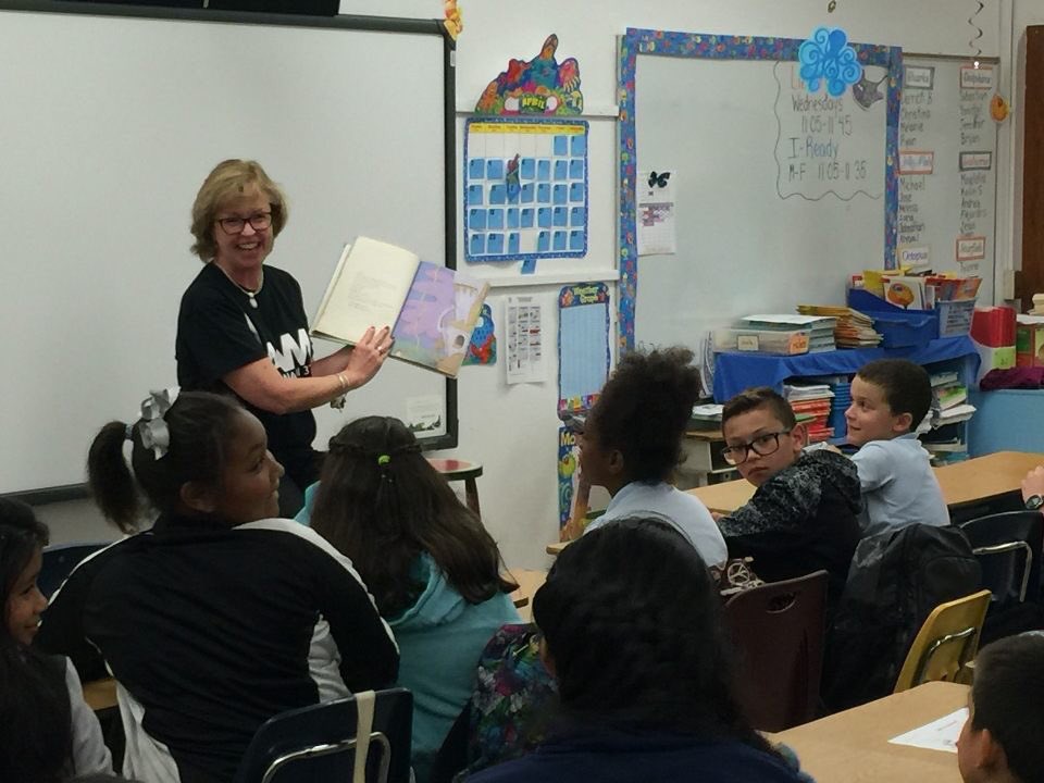 WeAreMiami37's tweet photo. Such a great day at @SMHeightsElem! Loved celebrating #EarthDay and learning about @MiamiDadeFire together. #WAM37 https://t.co/giPJo43l2o