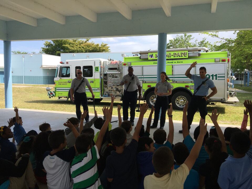 WeAreMiami37's tweet photo. Such a great day at @SMHeightsElem! Loved celebrating #EarthDay and learning about @MiamiDadeFire together. #WAM37 https://t.co/giPJo43l2o