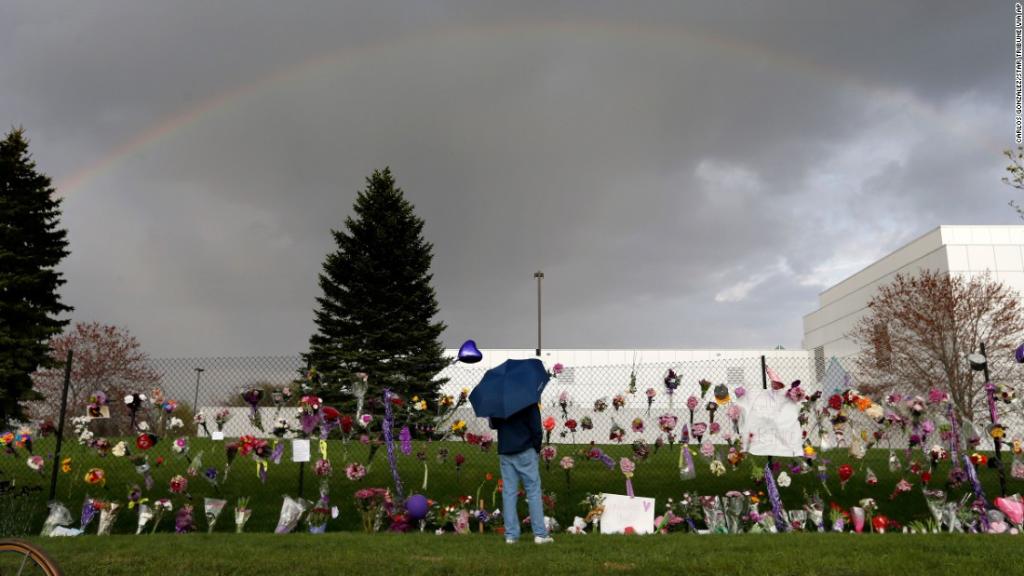 cnni's tweet photo. After the "Purple Rain," a rainbow over Prince's Paisley Park Studios. The week in 30 photos https://t.co/24FIg8d1Ox https://t.co/UaxExWw8XD