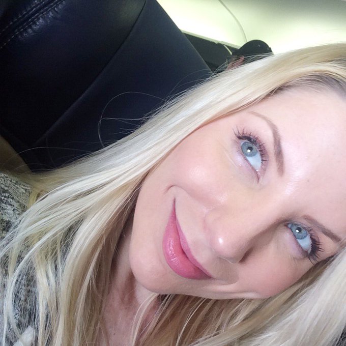 Boarded Zooooooom ✈️? see ya later Los Angeles https://t.co/6HTqyAdxmD