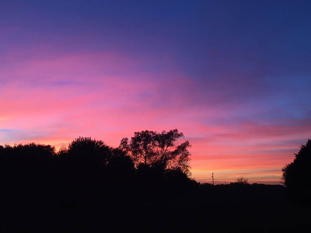 jsulzberger's tweet photo. Happy Earth Day 🌎 Couldn't help but share 4 of the 10000 pics of the sky i have on my phone 🌄🌅🌤🌾 https://t.co/9SLt39tvWO