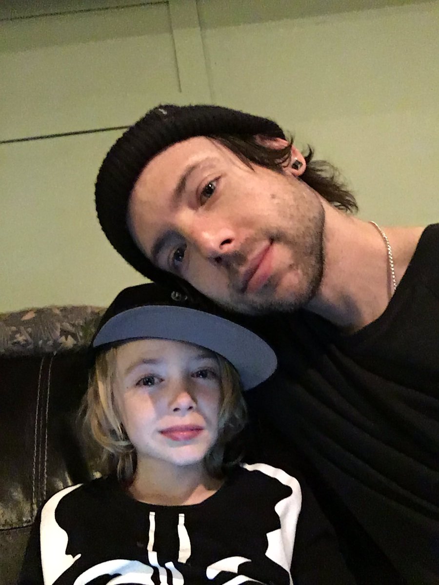TheBillyMartin's tweet photo. Backstage hangin with Dreavyn. https://t.co/pdnI7Zq6q5
