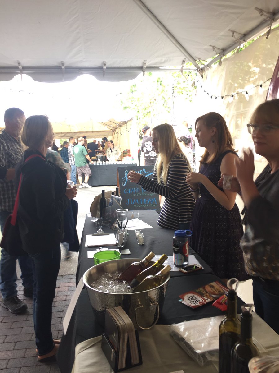 EatGuideBoise's tweet photo. Let the tasting begin! Now till 9pm @taste208 #TheEatGuide right in front of @juniper and @TheMatadorBoise #Boise https://t.co/qFy0sD1dwE