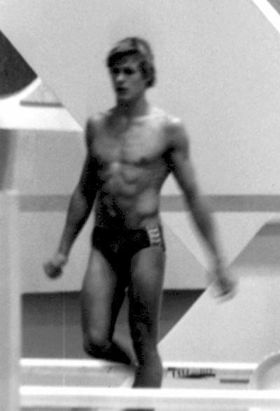 dive614c's tweet photo. #FBFri Sometimes I wonder if diving was worth all the time and effort. Then I get hit on at the beach and know it is https://t.co/u2DlQmchGa