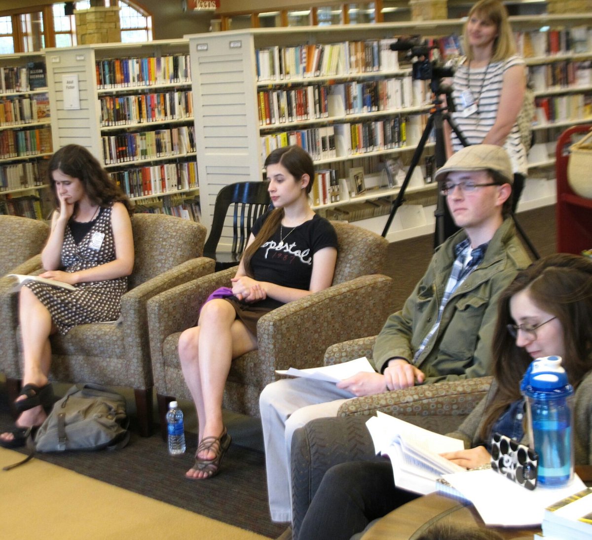 IUSBEnglish's tweet image. English students recited Shakespeare sonnets at the Francis Branch Library!