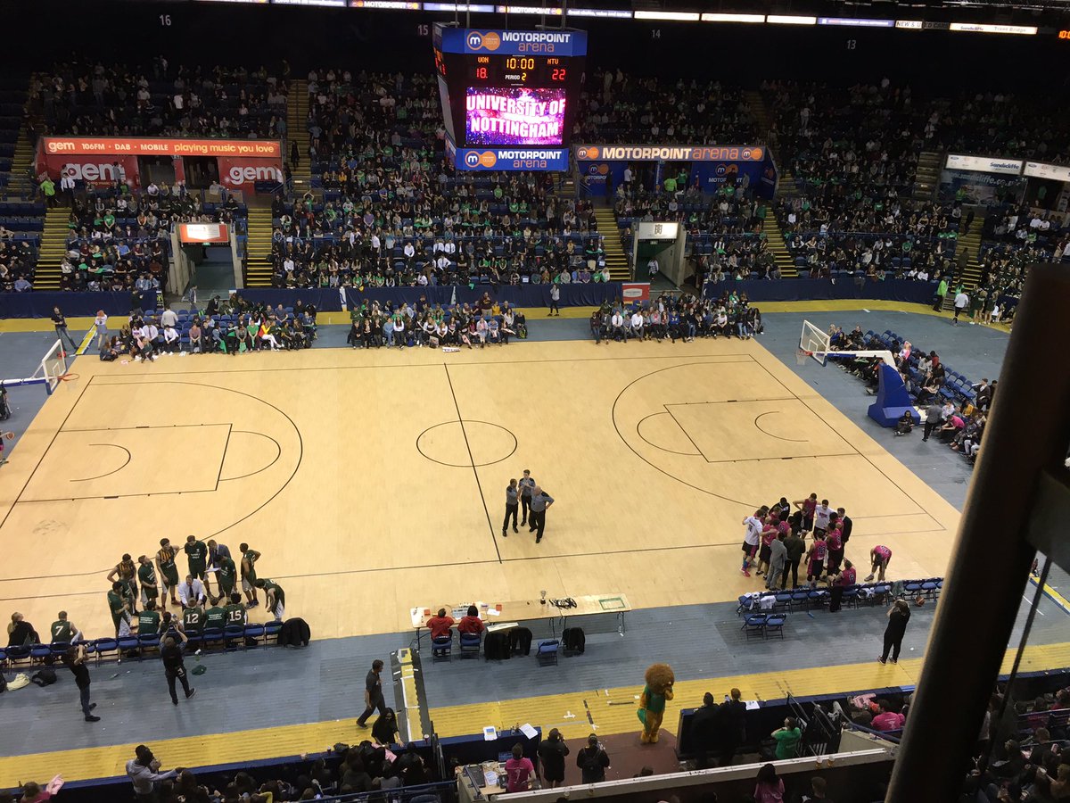 Platformfashion's tweet photo. Varsity Basketball from the suites 🏀👌🏻 Go Trent Tigers 🐯 @NTUSport @NTUbasketball https://t.co/e0J1wqyasz