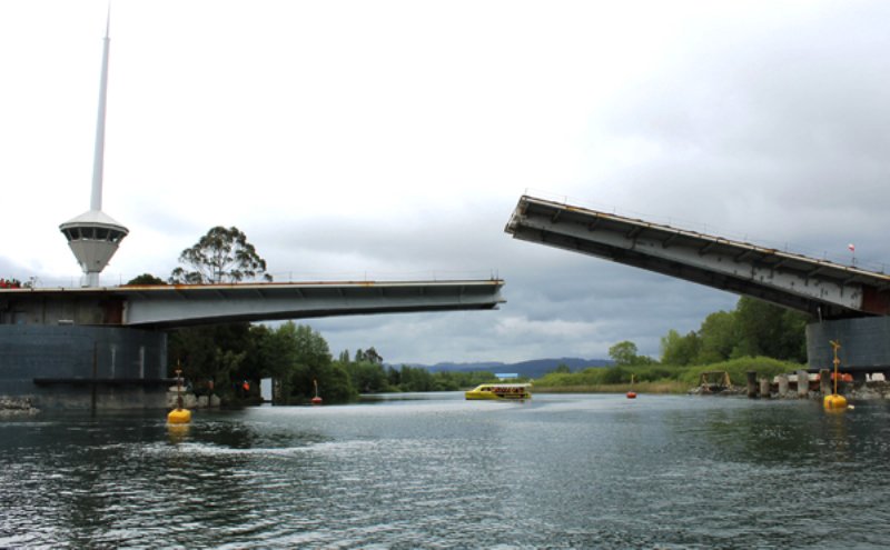 Preocupación en #Valdiviacl por informe que recomienda demoler brazos del puente Cau Cau bit.ly/1ShAOkK