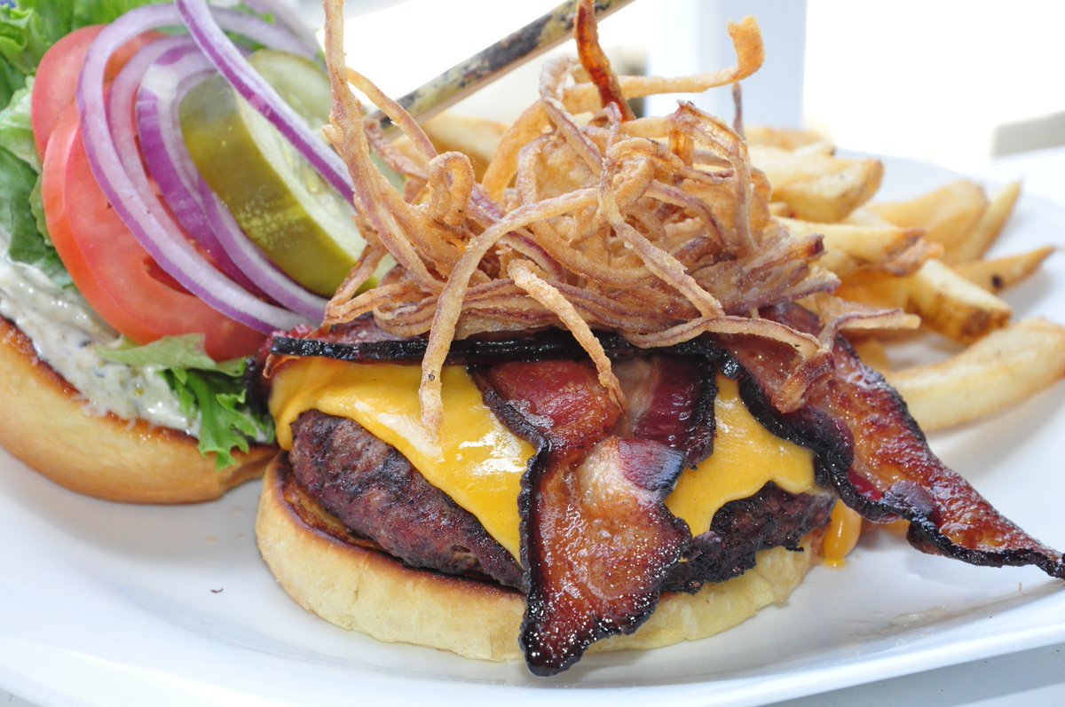 Four Winds Pub tweet media