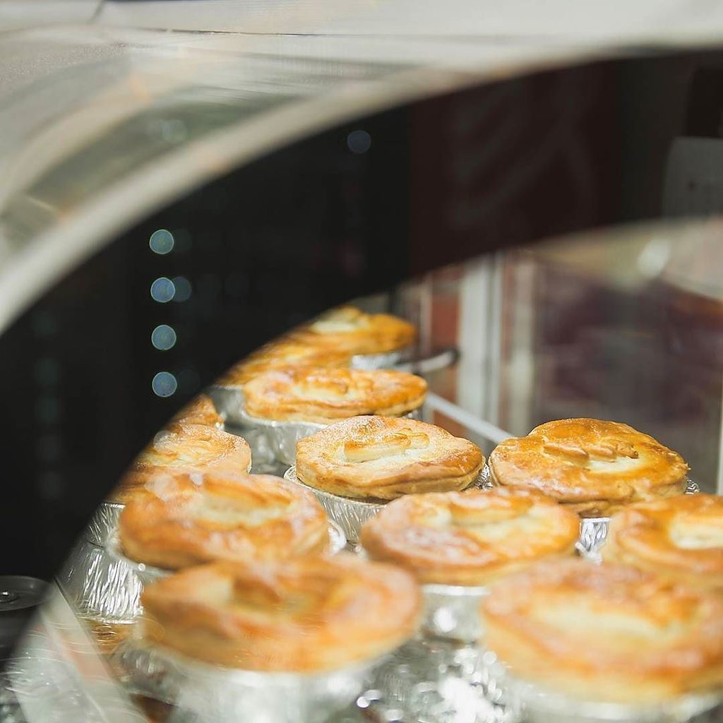 EatKanga's tweet photo. Pieday Friday is here!
Photo credit: @rhythmandme
#queenstwest #toronto #eatkanga #meatpi… https://t.co/TtJsPDSIIy https://t.co/huyeS9QuvQ