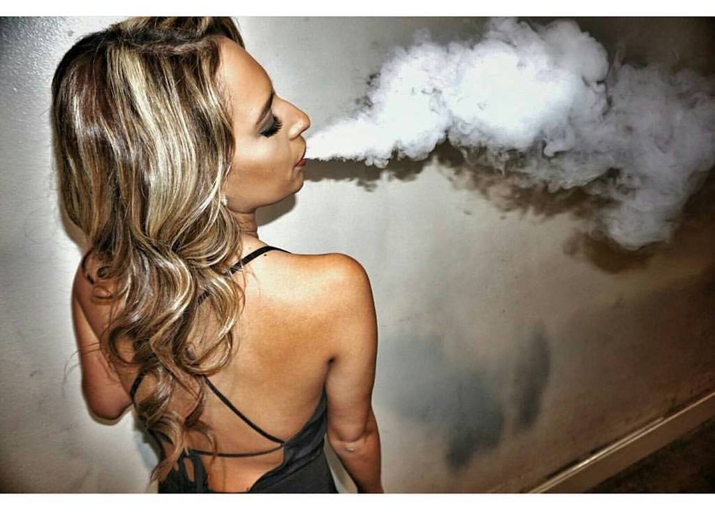 CannonballVapes's tweet photo. Turn your birthday into a lifestyle! @Vapin_a 🍓❤💨
-
#TeamVML #VapemodelsLiquid #Vapemodels #FlawlessVapers #vmlEye… https://t.co/AI1Q76gD6l