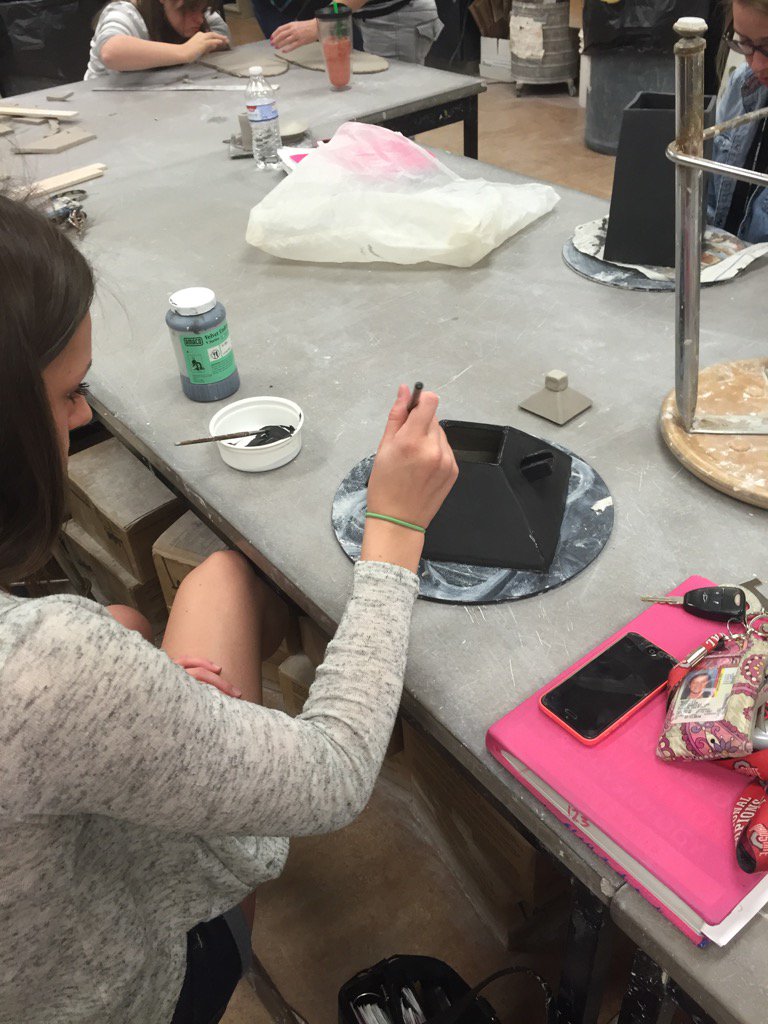 cookscott2's tweet image. Finishing 3rd layer of underglaze. Now ready to sgraffito. #peronalizedpd