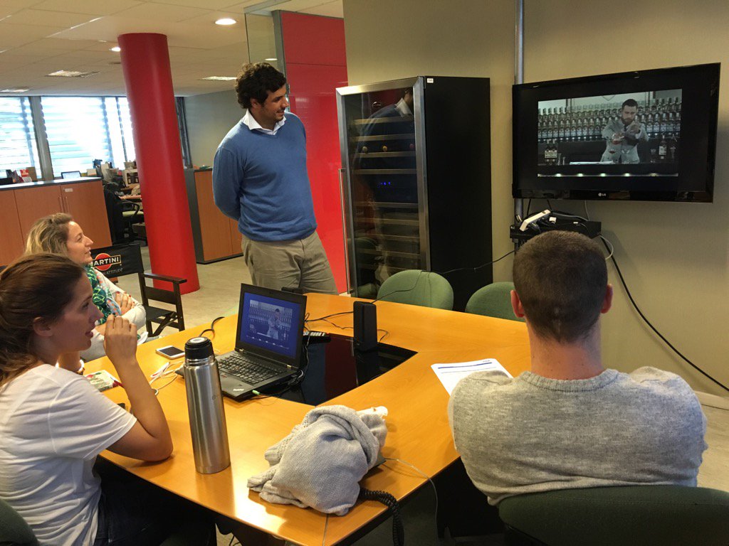 En vivo en la oficina viendo a Maxi Salomon en la semifinal de #bacardilegacy