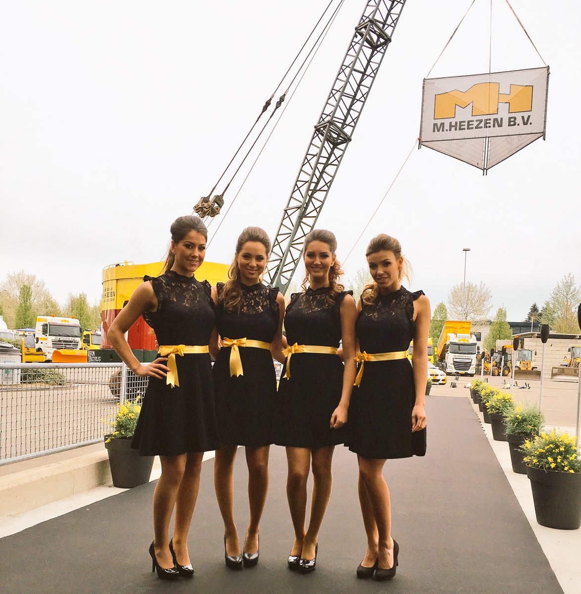 MaykeMayworks's tweet image. Super trots op weer een gave #opdracht van @ChantalEvents voor @MHeezenBV #60jarigjubileum vandaag en morgen! #feest