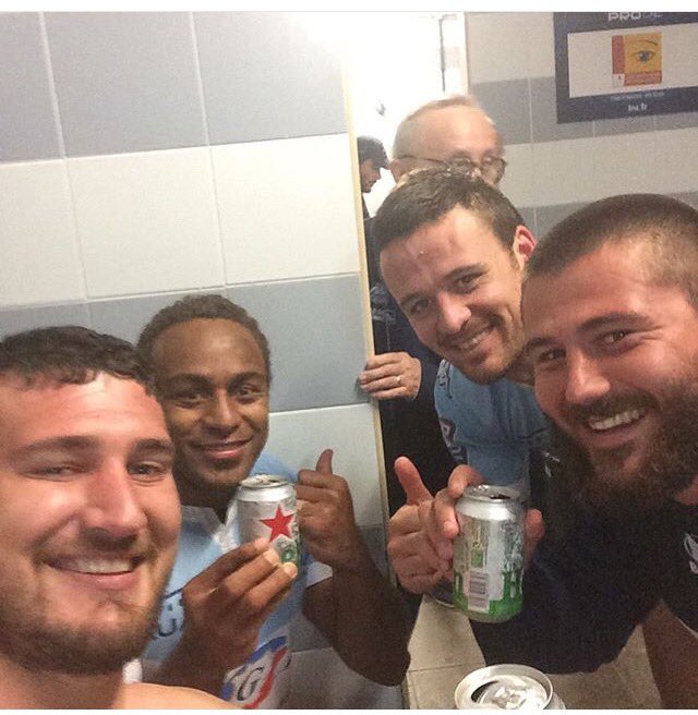 SociosAB's tweet photo. Le joie du vestiaire Bayonnais après la victoire à narbonne. (Photos @HornJoubert5) https://t.co/OjN7ZP9bkS