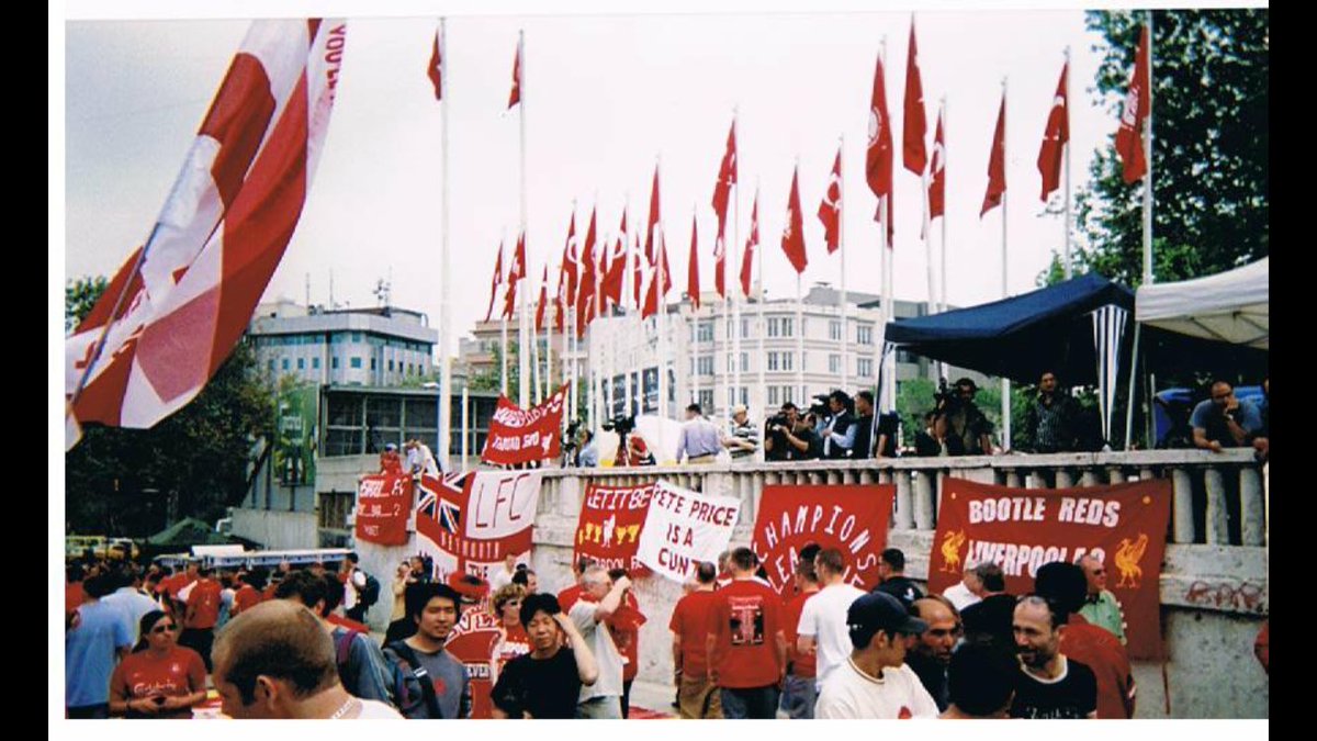 lfc_carper's tweet photo. @LFC_Banners #TaksimSquare2005 #Istanpool #CLF2005 https://t.co/byiCAYDH13
