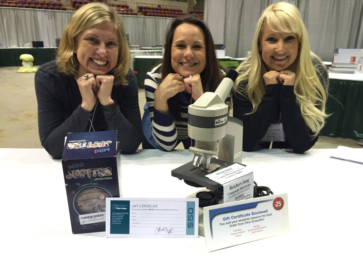 MichelleTranchi's tweet photo. Winning fantastic prizes at #wsst2016 @jennguck @JamieMartinson1 @HadfieldHuskies https://t.co/H4vnBNXWCa