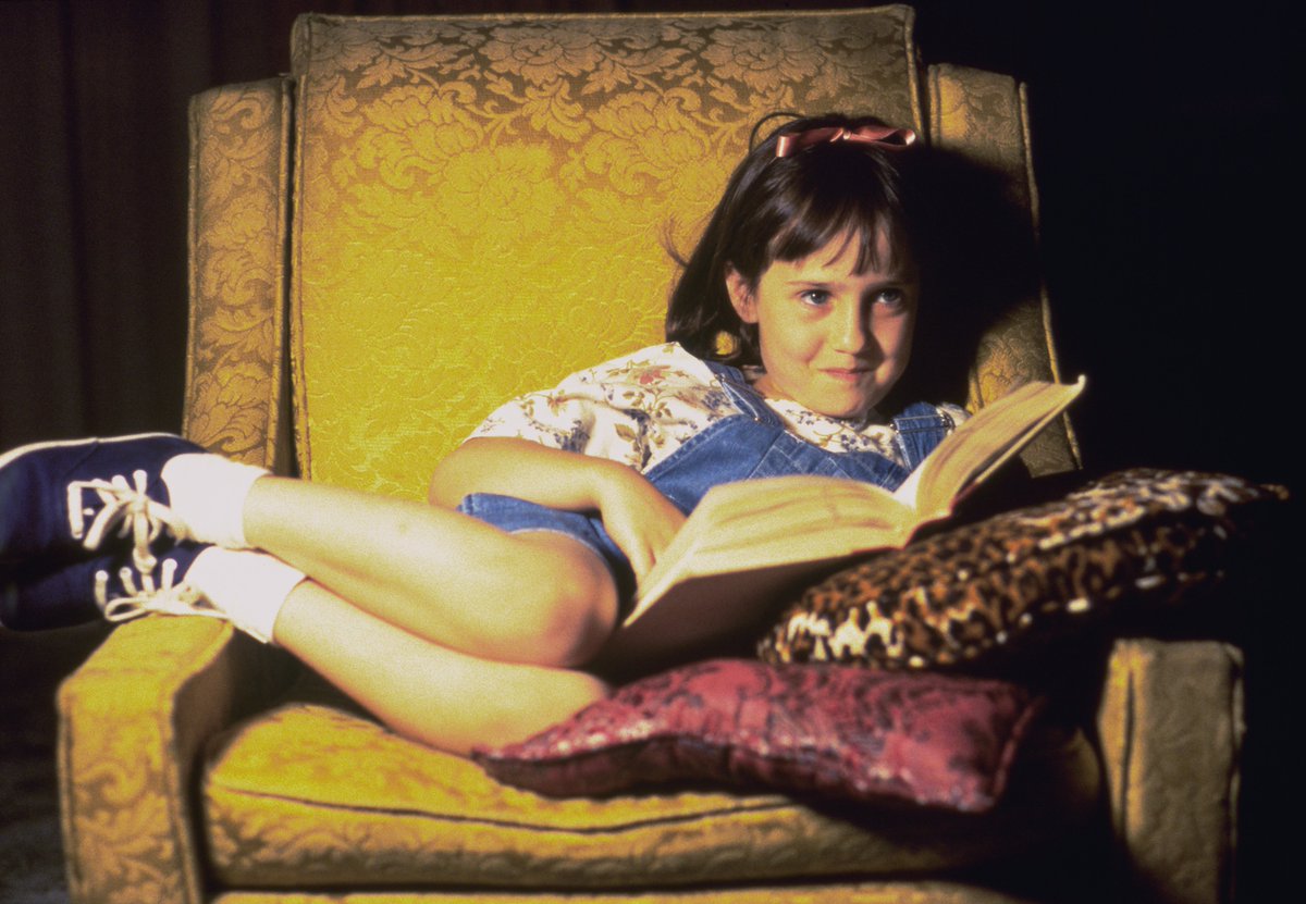 PLLonMax's tweet photo. Start your weekend with @FreeformTV and watch #MrsDoubtfire at 5:30/4:30c, followed by #Matilda at 8:45/7:45c! https://t.co/01aGp1pwNf
