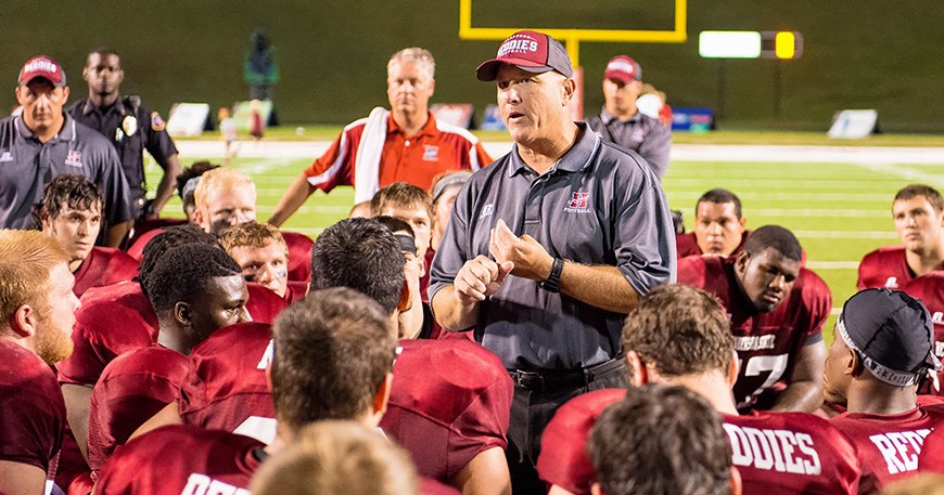 HendersonStateU's tweet image. Under Coach Maxfield, #HSU FB has won 4 conf titles &amp;amp; compiled an 80-40 record! bit.ly/1rqvlOH #HSU125