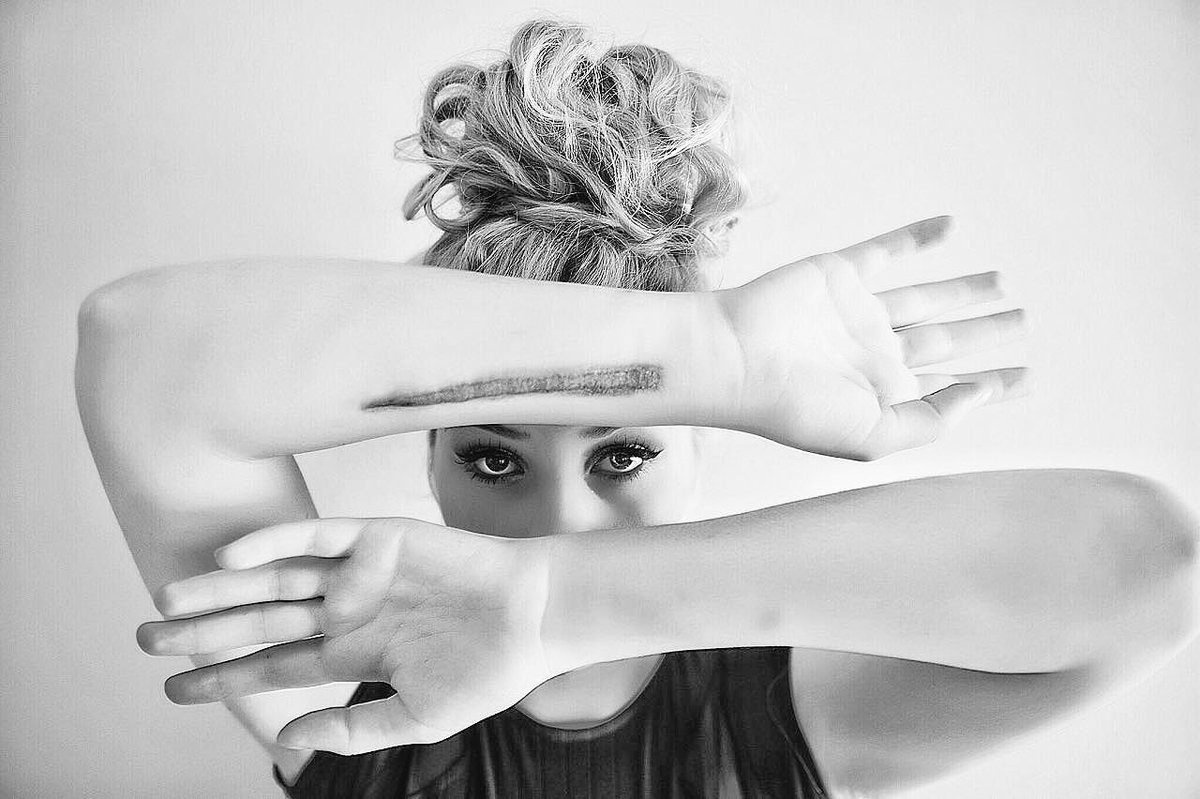 Angelique_J_11's tweet photo. Sneak peak at a confidence campaign I'll be starting soon called Embrace. All about embracing your flaws. https://t.co/EkoOhr39W8