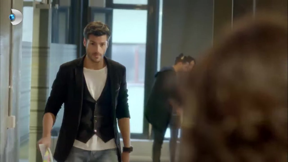 SerkanFans's tweet photo. #HayatımınAşkı Hayatımın Aşkı Fragmanı-2 || @SerkanCayoglu Demir https://t.co/XPRvX5HkQM