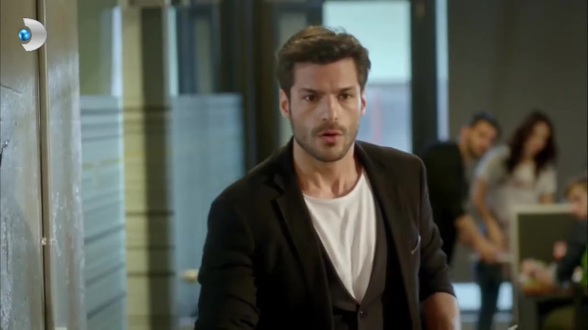 SerkanFans's tweet photo. #HayatımınAşkı Hayatımın Aşkı Fragmanı-2 || @SerkanCayoglu Demir https://t.co/XPRvX5HkQM