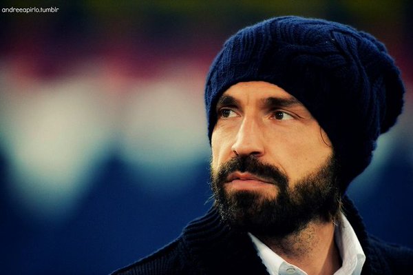 MotivacionesF's tweet photo. "Después de la rueda, el mejor invento del ser humano es el PlayStation" - Pirlo. https://t.co/7zReSRHDhq