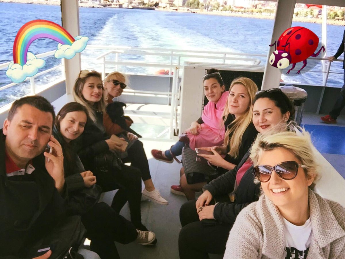 Garner_HR's tweet photo. Bahar gelmişse, haydi bugün Büyükada'ya🎈 #TGIF #garnerhr #GirlsPower https://t.co/ovnhCNcdI7