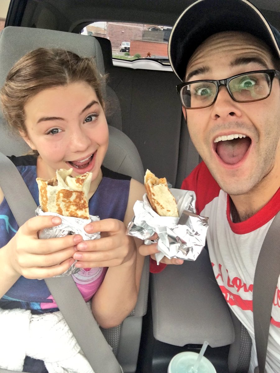 tyvid5's tweet photo. Pre-show Taco Bell 🌯💛 #ACTspringawakening https://t.co/BiMuP3fGQl