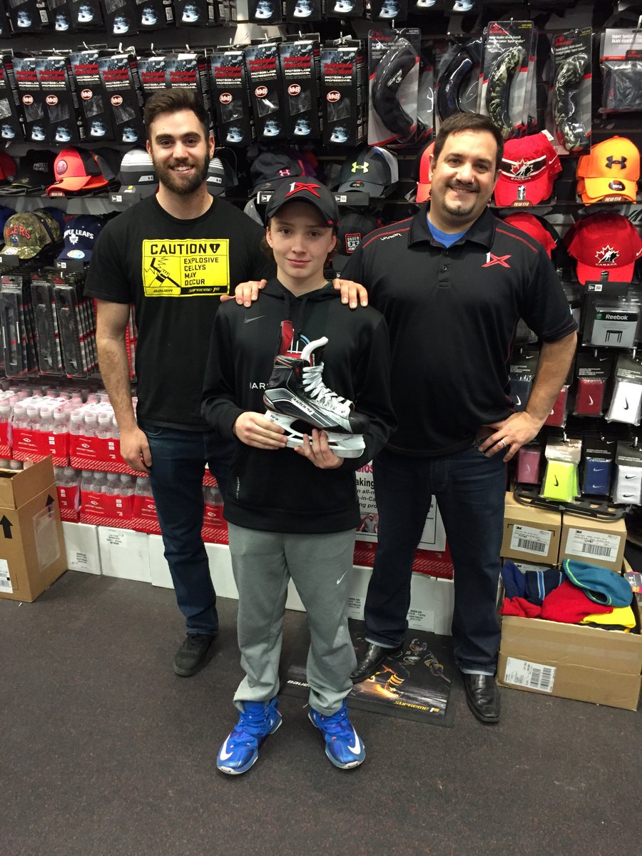 FrontRowSport's tweet photo. Nate Schlee Nate proved Dave wrong...”the 1x fit” BauerHockey #vapor #bauerskates #bauerchallenge https://t.co/r7nDxBmeHY