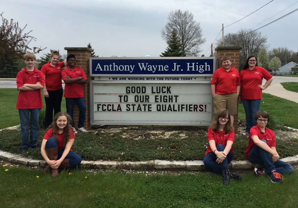 msschaller_fcs's tweet photo. Only a few days left until FCCLA State Leadership Conference! @AWLSJH @godfatherDECA @madisyn_curry @NationalFCCLA https://t.co/vIb8fIay7R