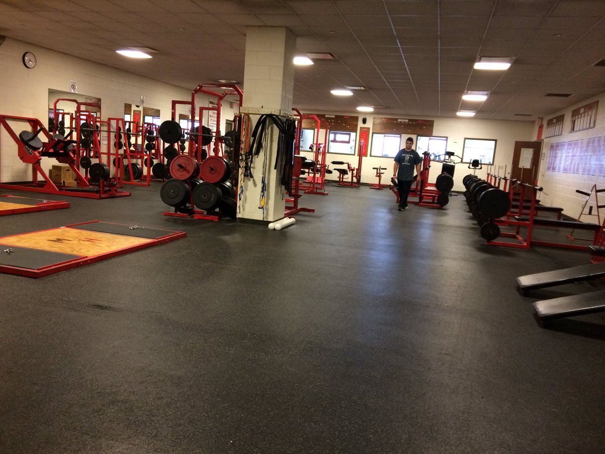 bgsu5rose's tweet photo. Job well done in the weight room today by a great group of students and staff!!!💪#HardingUnited https://t.co/kbNKy8P7cH