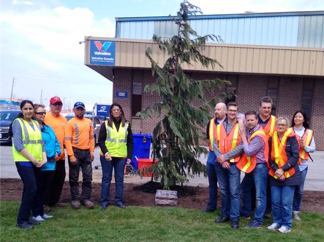 ASHvolunteers's tweet photo. @Valvoline celebrated #EarthDay by planting two trees to honor Mitch Crate who passed away in a motorcycle accident. https://t.co/a6ghGmlURL