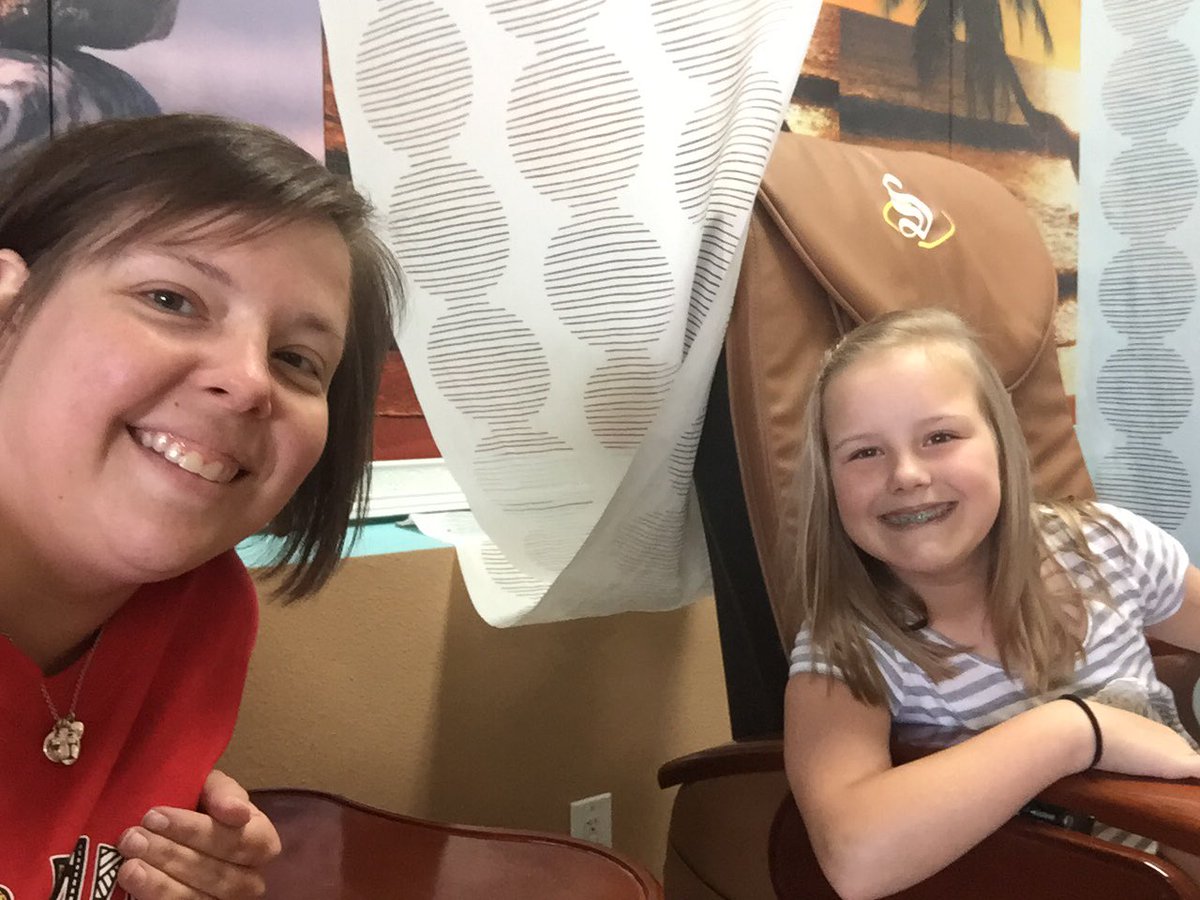 hannahrsmith86's tweet photo. A little BFF time for this Friday is just what this gal needs!!! Love my Gracie!!! #sweetgracie #funtimes https://t.co/Eqdx836rkT