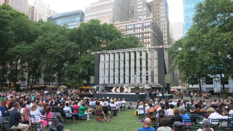 FlashframeNYC's tweet photo. Things you can do in #BryantPark this summer: https://t.co/PxHg16PZ8m https://t.co/2Nqqn49SiB