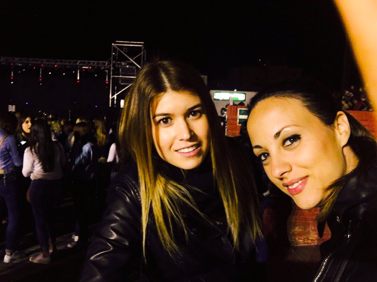 albarp20's tweet photo. Aunque no se vea, estamos de concierto @AntonioJSMazuec @o_A_N_G_E_L_A_o https://t.co/xFyJ2Bzymo