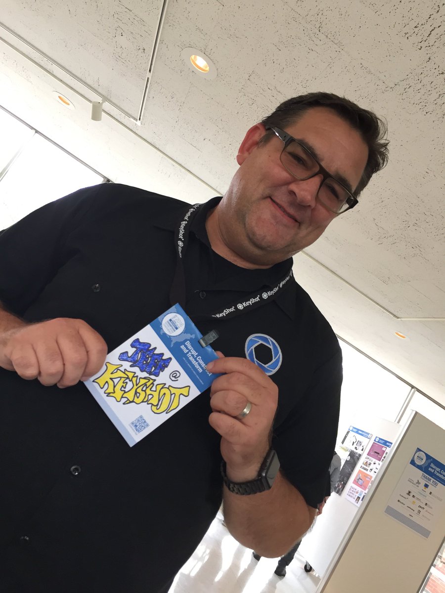 PotomacEvents's tweet photo. DIY badge making!  @IDSA  #Mwddc16 #potomacevents https://t.co/BDno72yi35