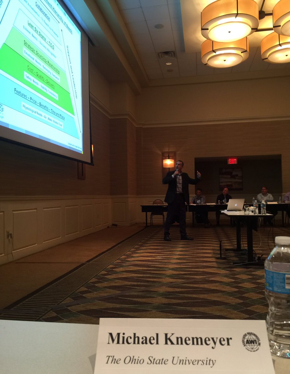 amknemeyer's tweet photo. Glad we were slotted as the opening act for this guy! Great talk from Robert Martichenko @Orloe_LeanOwl. #AWI2016 https://t.co/ObHtLQszOr