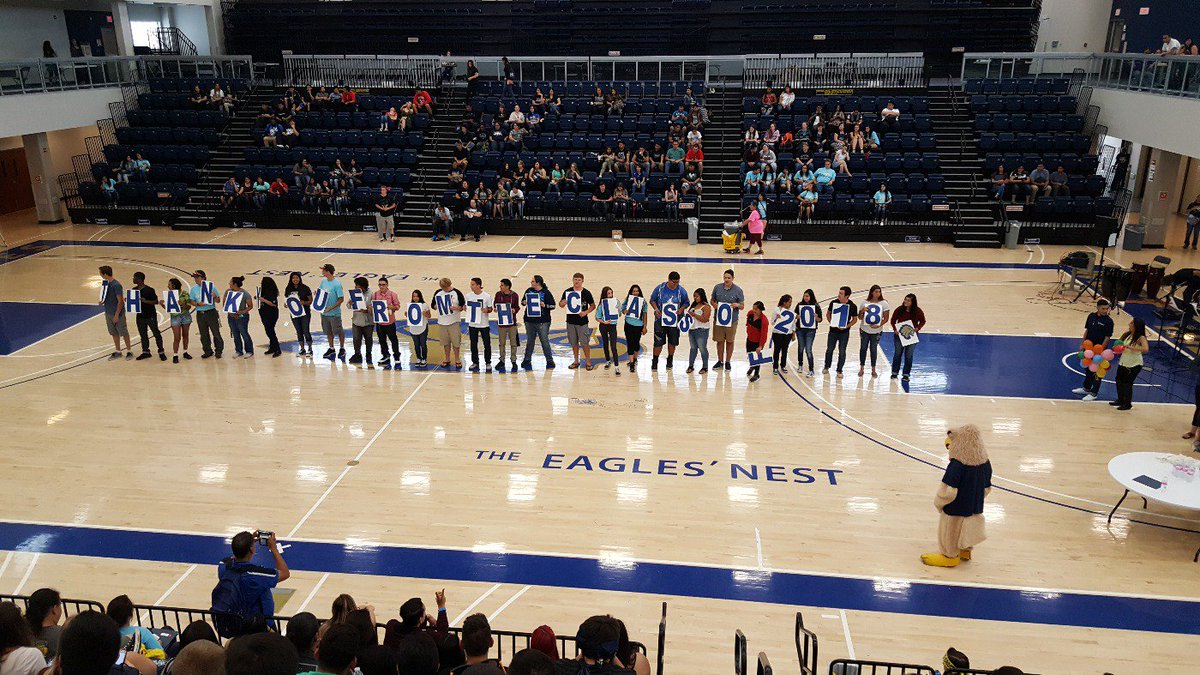 LemooreCollege's tweet photo. Thank you to our sponsors! #eagledayz2016 #WHCLemoore https://t.co/H4QSAJbaJd