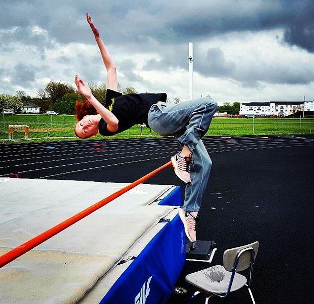 macythompson13's tweet photo. When you high jump in style. #DabbinOnThem https://t.co/BffohCemP4