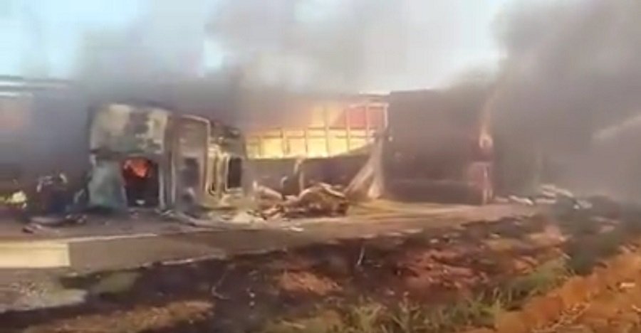 jornal_opopular's tweet photo. Acidente entre seis veículos na GO-164 deixa quatro mortos https://t.co/8VylQWd9r7 #Acidente #GO164 #Morte #Trânsito https://t.co/sM46KQnoI5