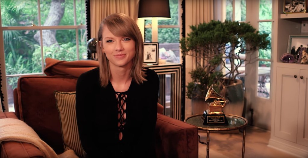 YouTube's tweet image. Can you guess @taylorswift13’s fave TV show before watching this Q&amp;amp;A? goo.gl/qPxKur