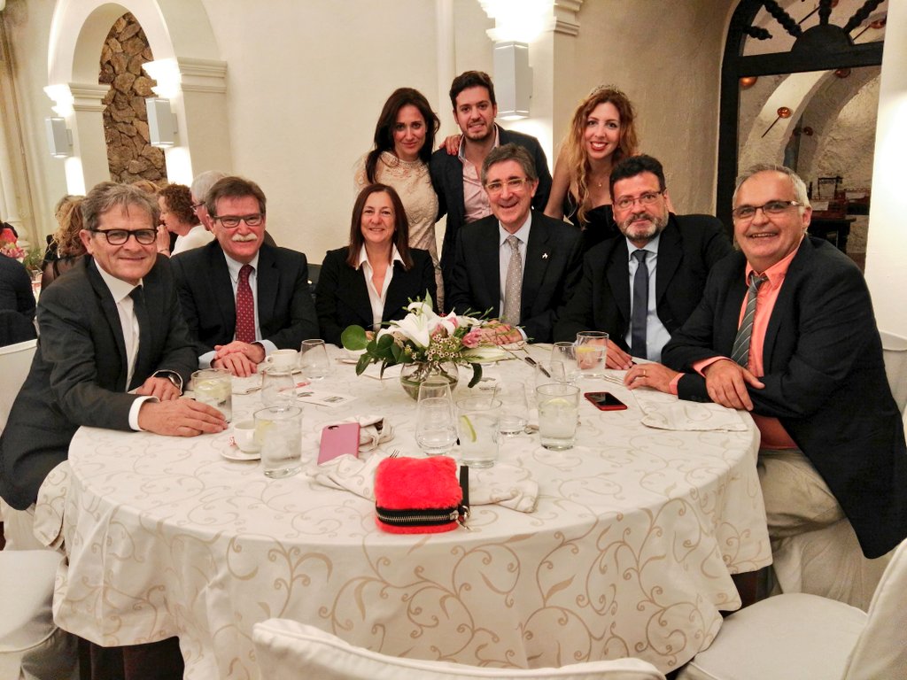 Meriterremoto's tweet photo. Maravilloso cierre de la Convención de la Edificación @contart2016 #contart @am_delg @sulcorrebutia https://t.co/lTAMLXDchb