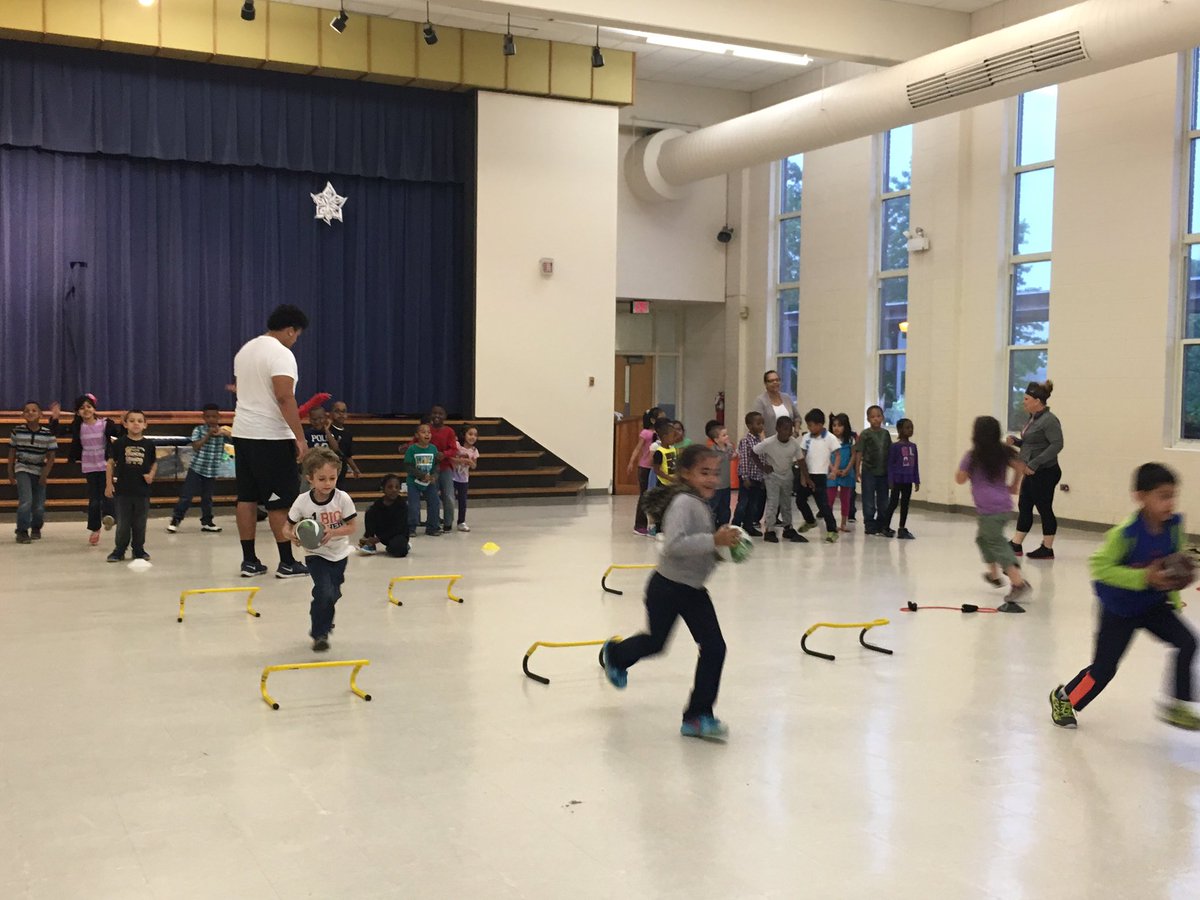 FairviewGCSNC's tweet photo. Fairview students during today's visit w/@progressfitgso KIDS FIT CLUB! #Fun #Fitness #EaglesSOAR π #GCSYES https://t.co/cT5xaBHBNI