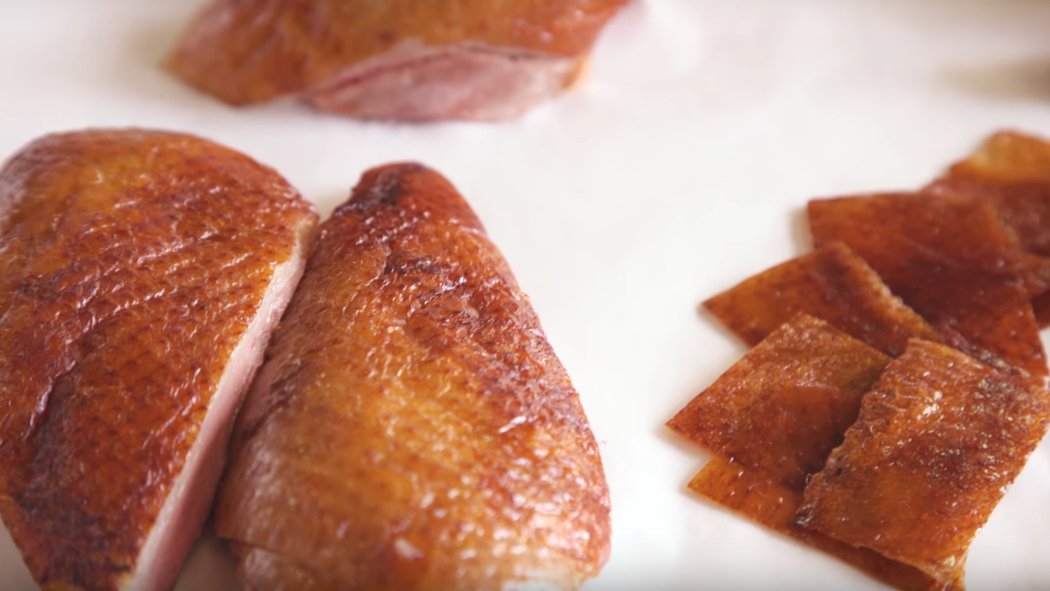 Eater's tweet photo. The ultimate guide to making crispy peking duck at home https://t.co/UZMiS3KGaU https://t.co/sgI728tSGf