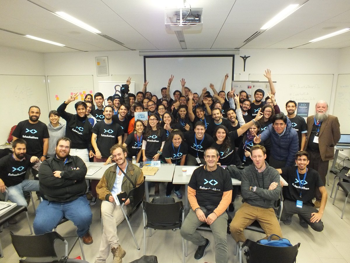 FishackathonCL's tweet photo. Terminó la #Fishackathon Chile! Tremenda jornada! Felicitaciones a todos y a los ganadores de Pescapp! #codeforfish https://t.co/57pcOZGr99