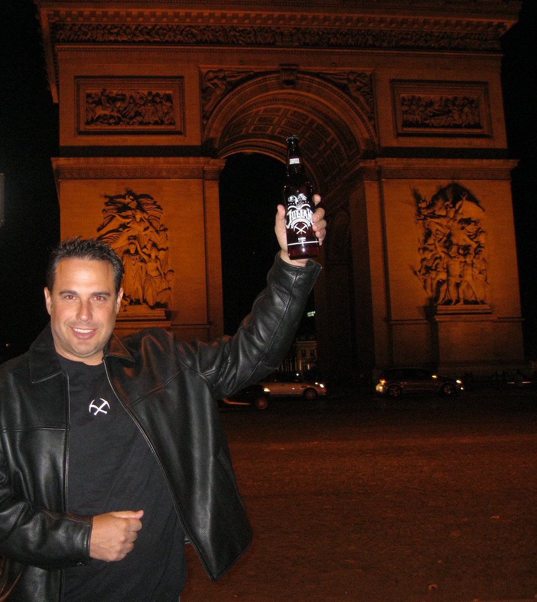 Might as well shout out to my AMAZING French friends! @FabricePoigin <a href="/farmhousecafe/">Olivier Bioteau</a> <a href="/chefbernard/">Bernard Guillas</a> #cidreenfrance