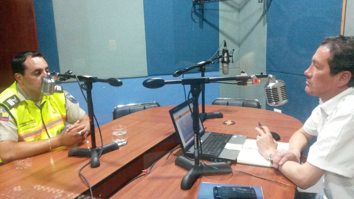 radiocuenca1180's tweet photo. En Antena Informativa Nacional por @radiocuenca1180 estuvo Capitan Dennis Novillo Jefe Logistica Provincia del Azuay https://t.co/g1ti7mZi2N