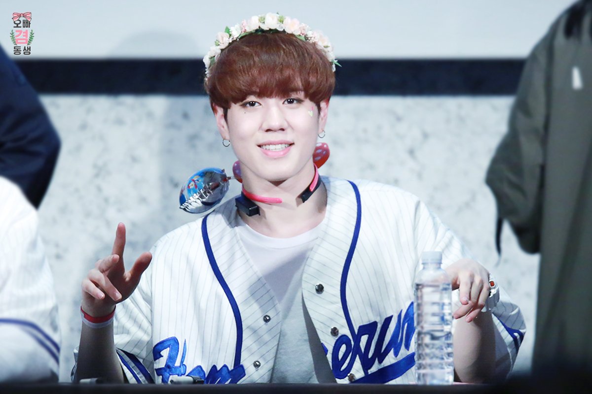 OgyeomD's tweet photo. 160422 신도림팬싸 겸브리엘 믿고 천국 가겠읍니다😢  겸멘!!  겸렐루야!!!!!!! #유겸 #갓세븐 #GOT7 #yugyeom https://t.co/AOlcpmrpVk