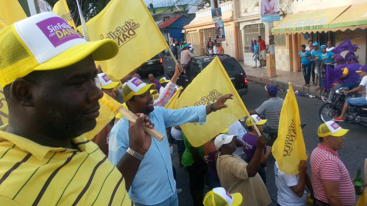 DaniloSinFallo's tweet photo. Dice Baní: ¡que se entreguen!
#SuroesteEsDaniloPLD, queda claro está tarde. #ElSuroesteEsPLD #SinFalloConDanilo https://t.co/FhqlMWpU6p